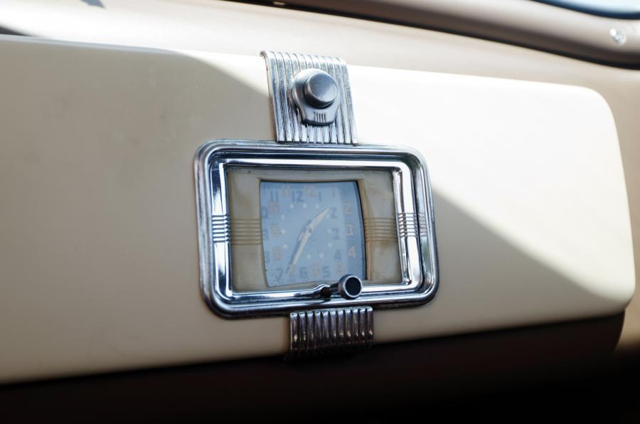  Chevrolet Special DeLuxe 2-Door Town Sedan 1940 года  (фото 6 из 18)
